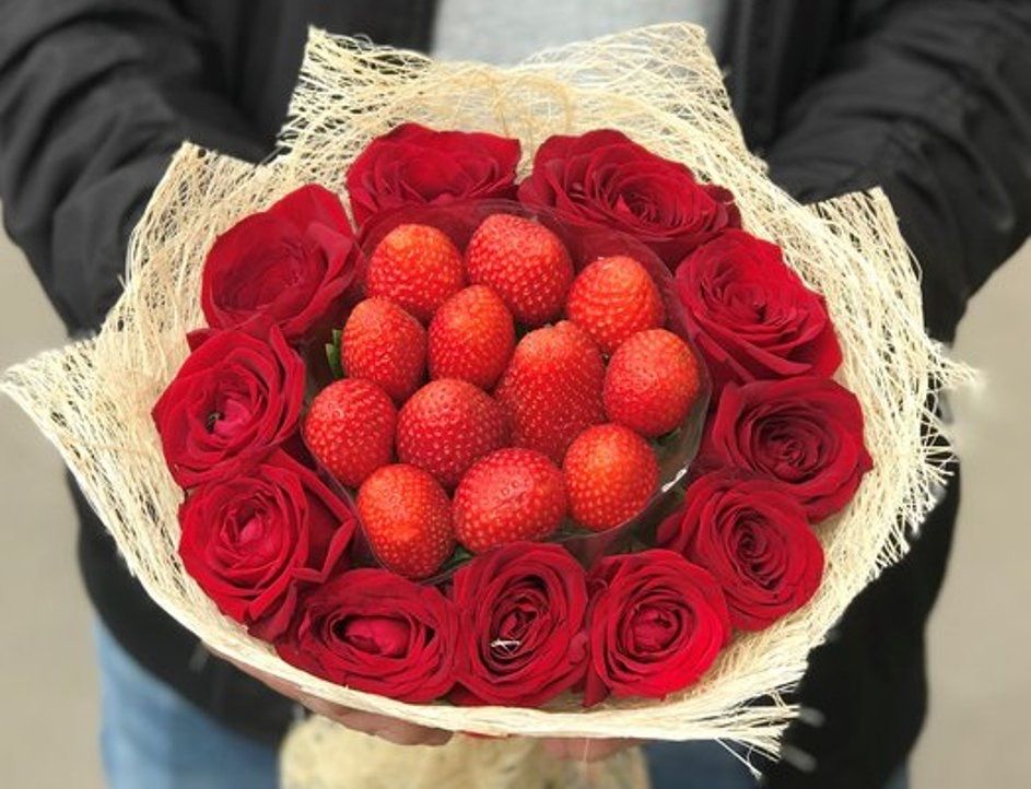 Strawberry Flora Bouquet