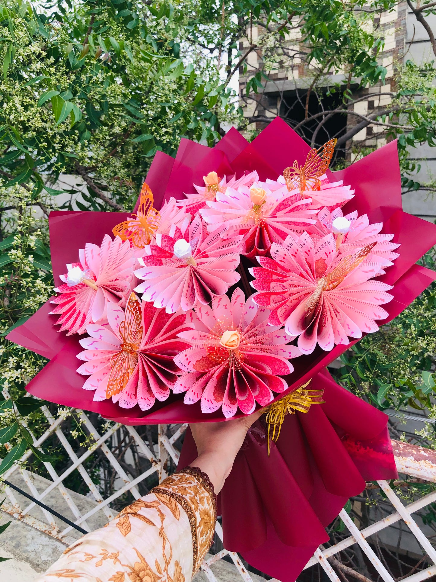10,000/- Cash Bouquet