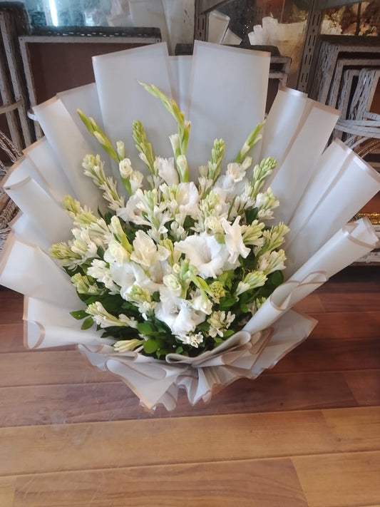 White Majesty Bouquet